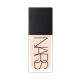Nars Light Reflecting Foundation Base de maquillaje y tratamiento difumina al instante las imperfecciones alisando poros y puntos negros