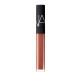 Nars Lip Gloss Brillant À Lèvres Brillo de labios no pegajoso ofrece acabado glaseado y brillante de colores atrevidos