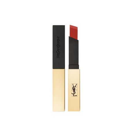 Yves Saint Laurent Rouge Pur Couture The Slim Barra de labios con fórmula suave cremosa e intensos pigmentos para acabado mate