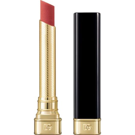 Dolce & Gabbana My Comfy Matte Barra de labios de textura ultraenvolvente ofrece color mate y rico instantáneo en una sola pasada