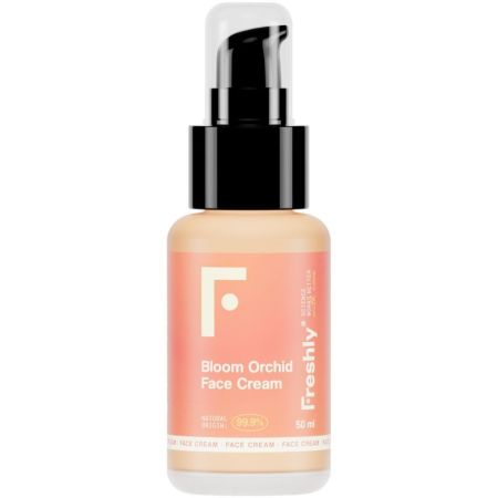 Freshly Cosmetics Cica Calm Face Cream Crema de día hidratante de rápida absorción calma y reduce el enrojecimiento 50 ml
